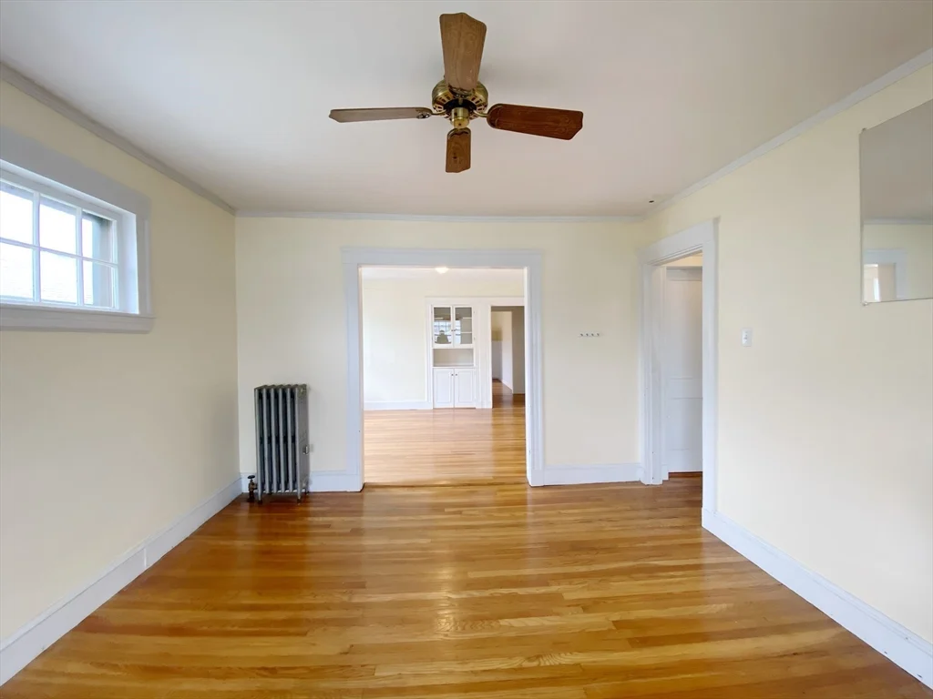 3 bed, 1 bath apartment for rent at 9 Crest Hill Rd Unit 2, Ten Hills — photo 5 of 18