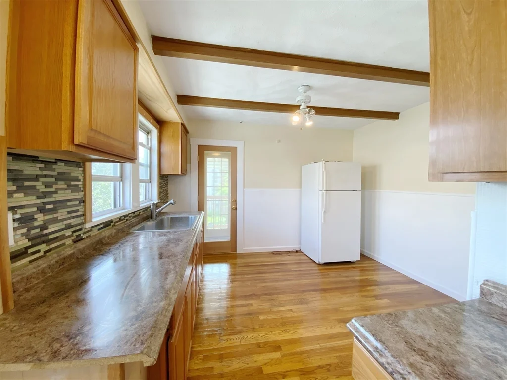 3 bed, 1 bath apartment for rent at 9 Crest Hill Rd Unit 2, Ten Hills — photo 1 of 18