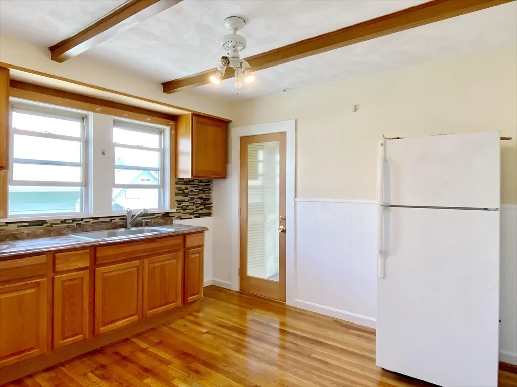 3 bed, 1 bath apartment for rent at 9 Crest Hill Rd Unit 2, Ten Hills — photo 2 of 18