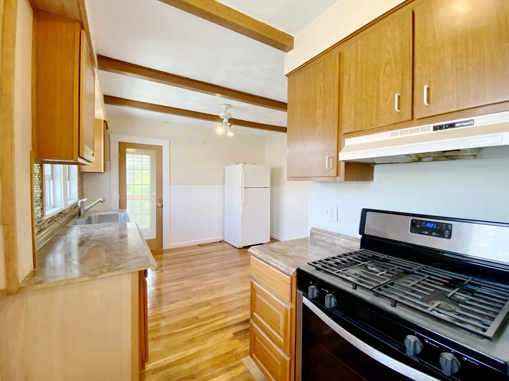 3 bed, 1 bath apartment for rent at 9 Crest Hill Rd Unit 2, Ten Hills — photo 3 of 18