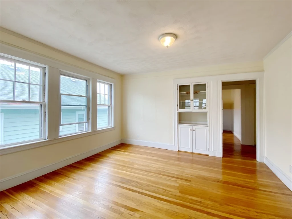 3 bed, 1 bath apartment for rent at 9 Crest Hill Rd Unit 2, Ten Hills — photo 6 of 18