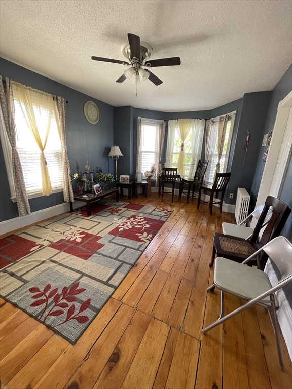 5 bed, 2 bath apartment for rent at 9 Cushing St Unit 2, Salem — photo 2 of 16