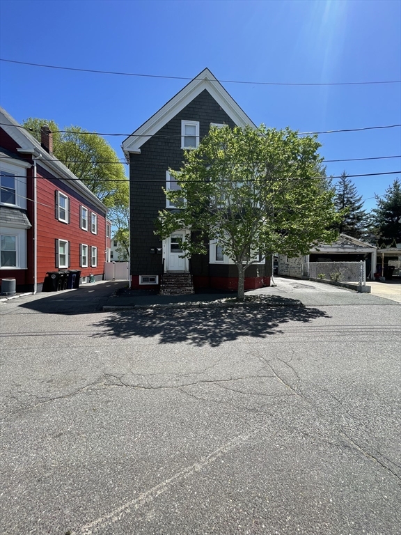 5 bed, 2 bath apartment for rent at 9 Cushing St Unit 2, Salem — photo 14 of 16