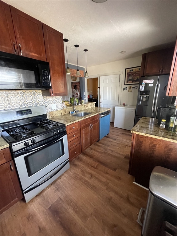 5 bed, 2 bath apartment for rent at 9 Cushing St Unit 2, Salem — photo 6 of 16