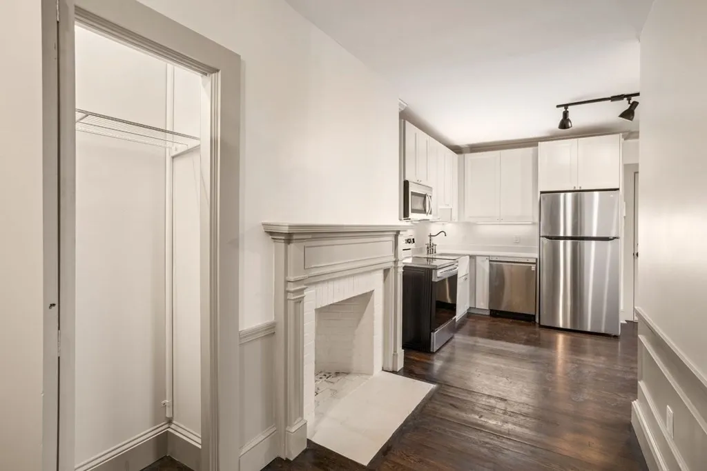 2 bed, 1 bath apartment for rent at 9 Dana St Unit 23, Mid-Cambridge — photo 6 of 15