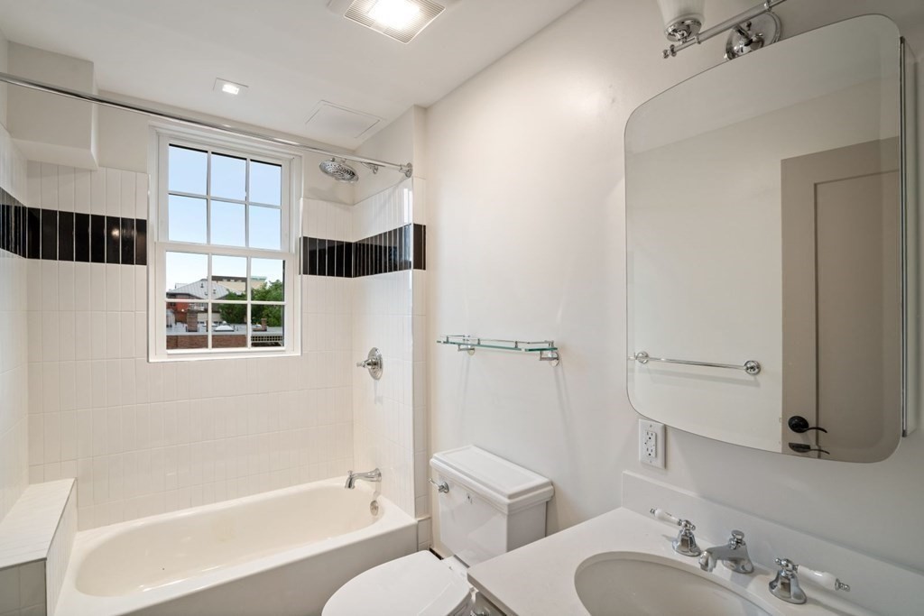 2 bed, 1 bath apartment for rent at 9 Dana St Unit 26, Mid-Cambridge — photo 6 of 10