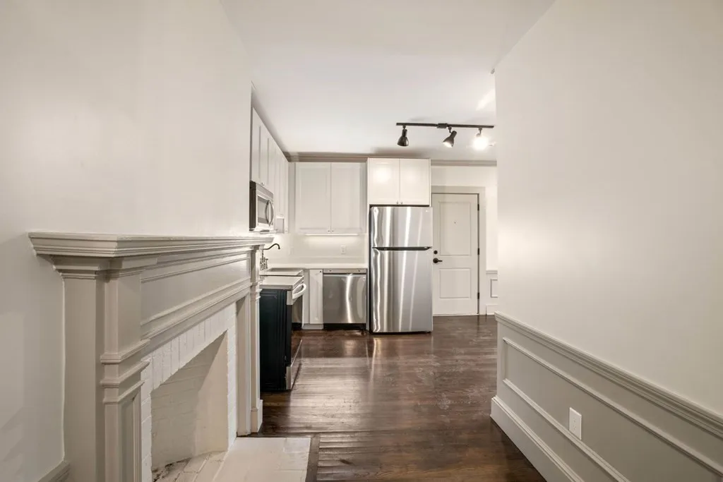 2 bed, 1 bath apartment for rent at 9 Dana St Unit 33, Mid-Cambridge — photo 8 of 15