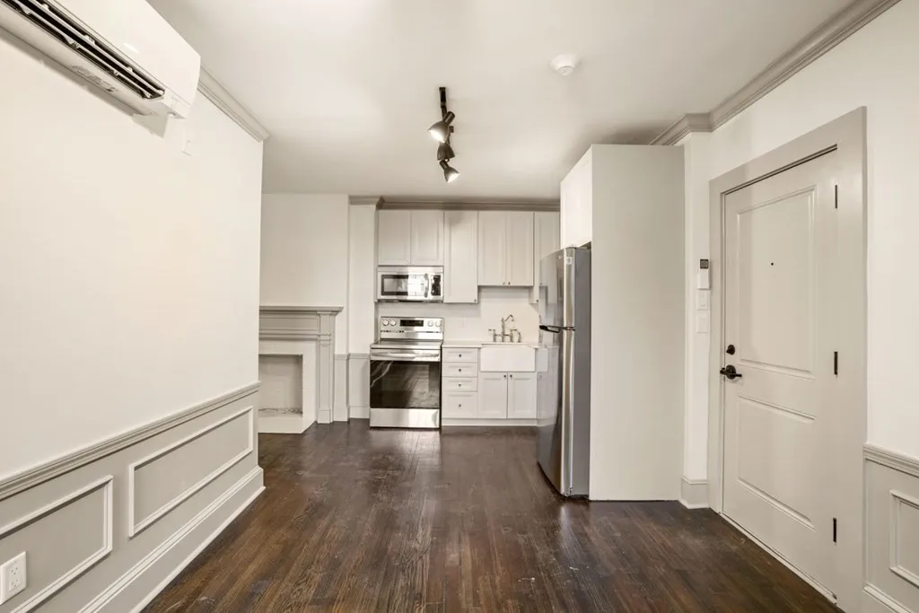 2 bed, 1 bath apartment for rent at 9 Dana St Unit 33, Mid-Cambridge — photo 4 of 15