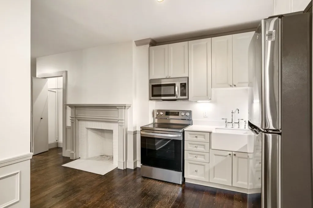 2 bed, 1 bath apartment for rent at 9 Dana St Unit 33, Mid-Cambridge — photo 1 of 15