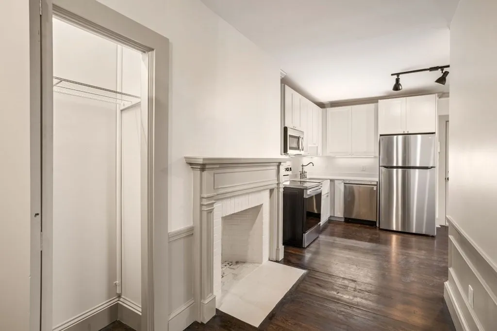 2 bed, 1 bath apartment for rent at 9 Dana St Unit 43, Mid-Cambridge — photo 7 of 15