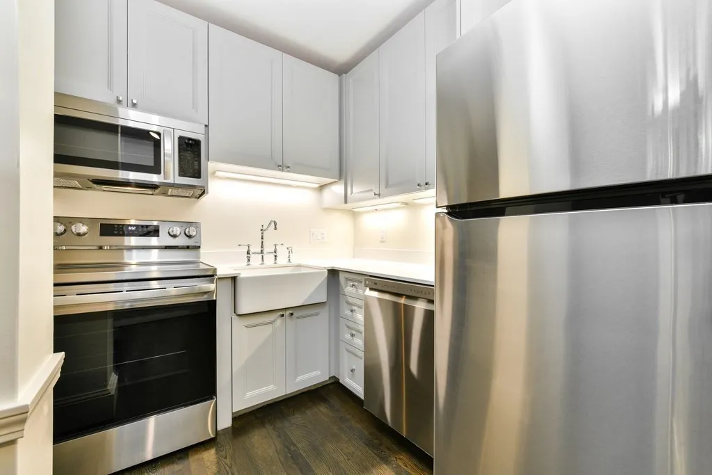 2 bed, 1 bath apartment for rent at 9 Dana St Unit 46, Mid-Cambridge — photo 2 of 11