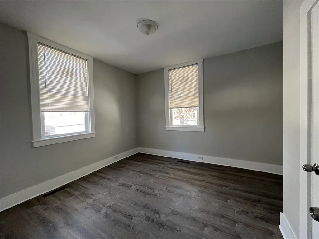 1 bed, 1 bath apartment for rent at 9 Dartmouth St Unit B, Maynard — photo 4 of 5