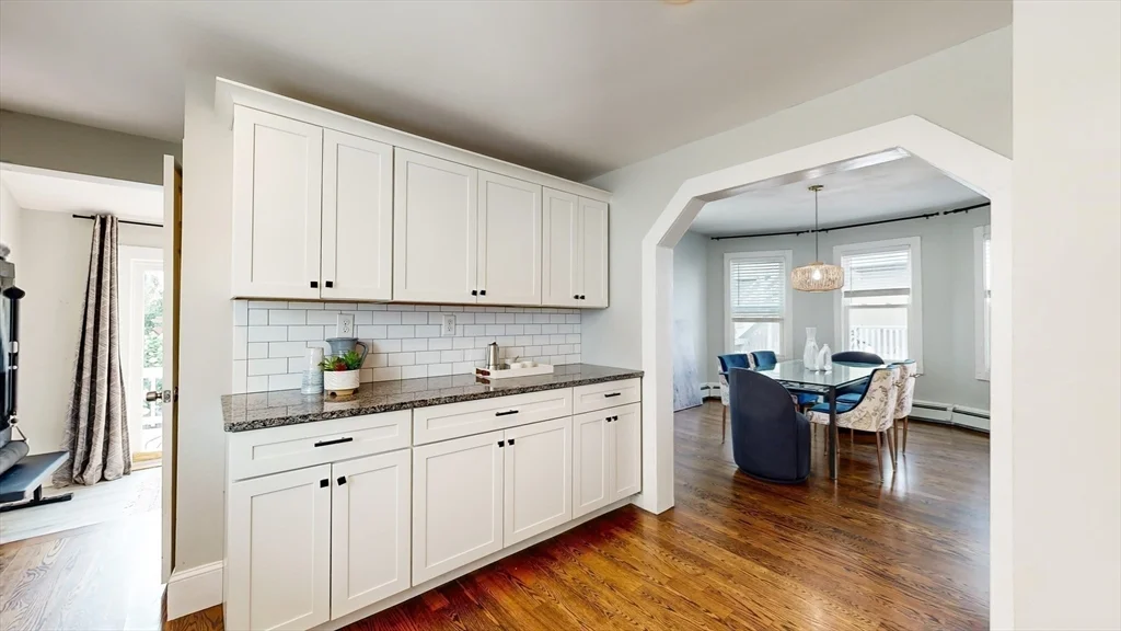 4 bed, 2 bath apartment for rent at 9 Dolphin Ave, Winthrop — photo 13 of 36