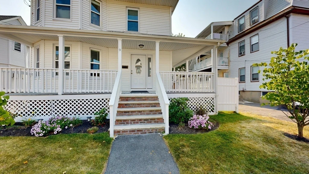 4 bed, 2 bath apartment for rent at 9 Dolphin Ave, Winthrop — photo 3 of 36