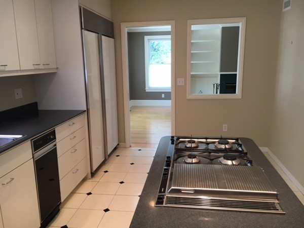4 bed, 4+ bath apartment for rent at 9 Dunstable Rd Unit 1F, West Cambridge — photo 10 of 21