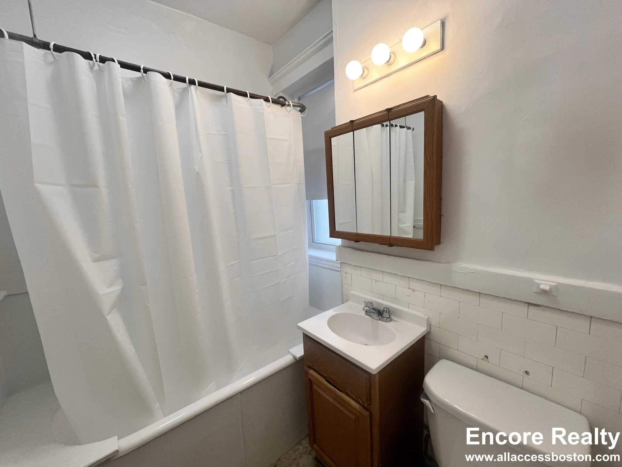 1 bed, 1 bath apartment for rent at 9 Egremont Rd Unit 1, Brighton — photo 8 of 9