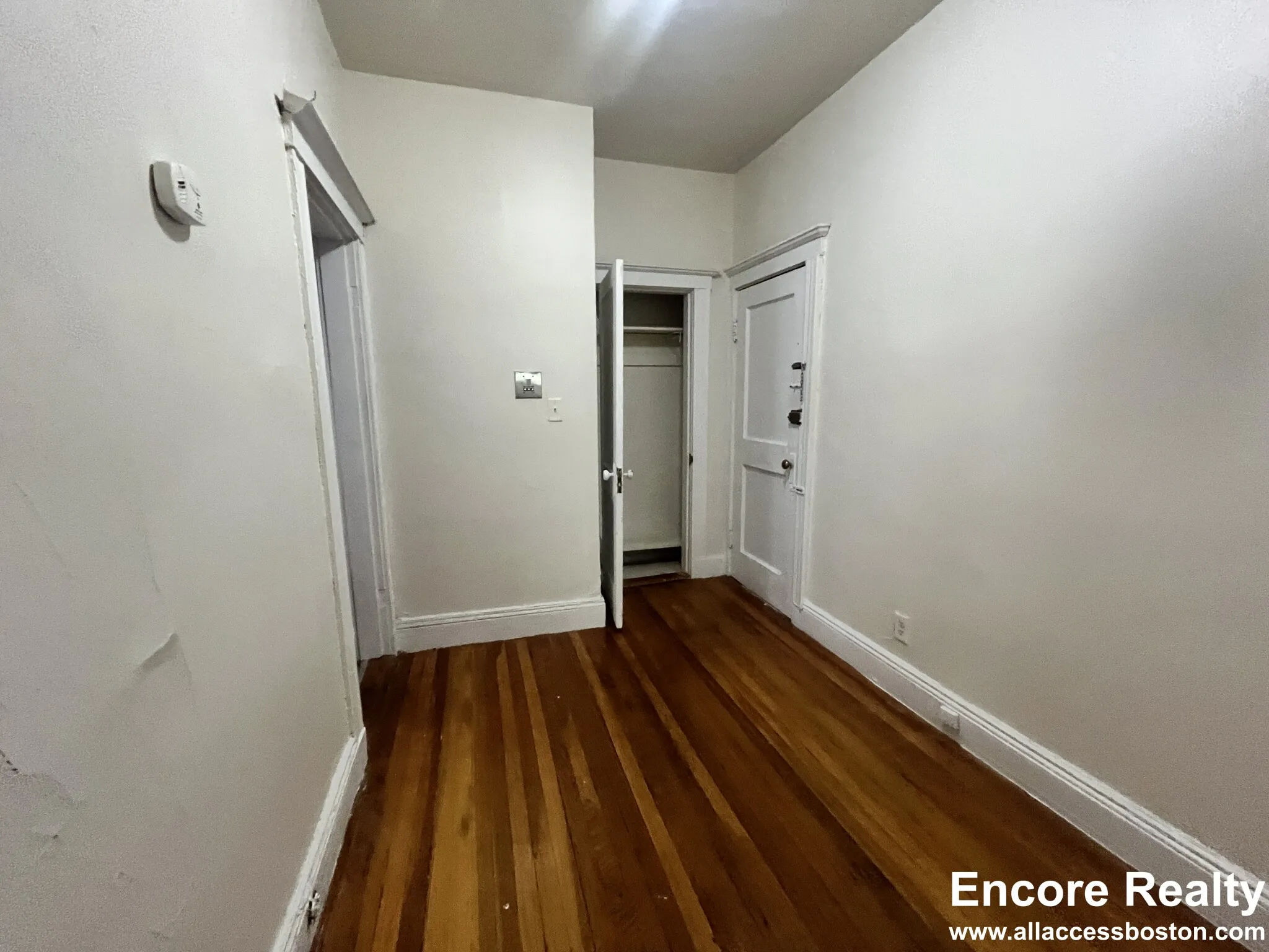 1 bed, 1 bath apartment for rent at 9 Egremont Rd Unit 1, Brighton — photo 3 of 9