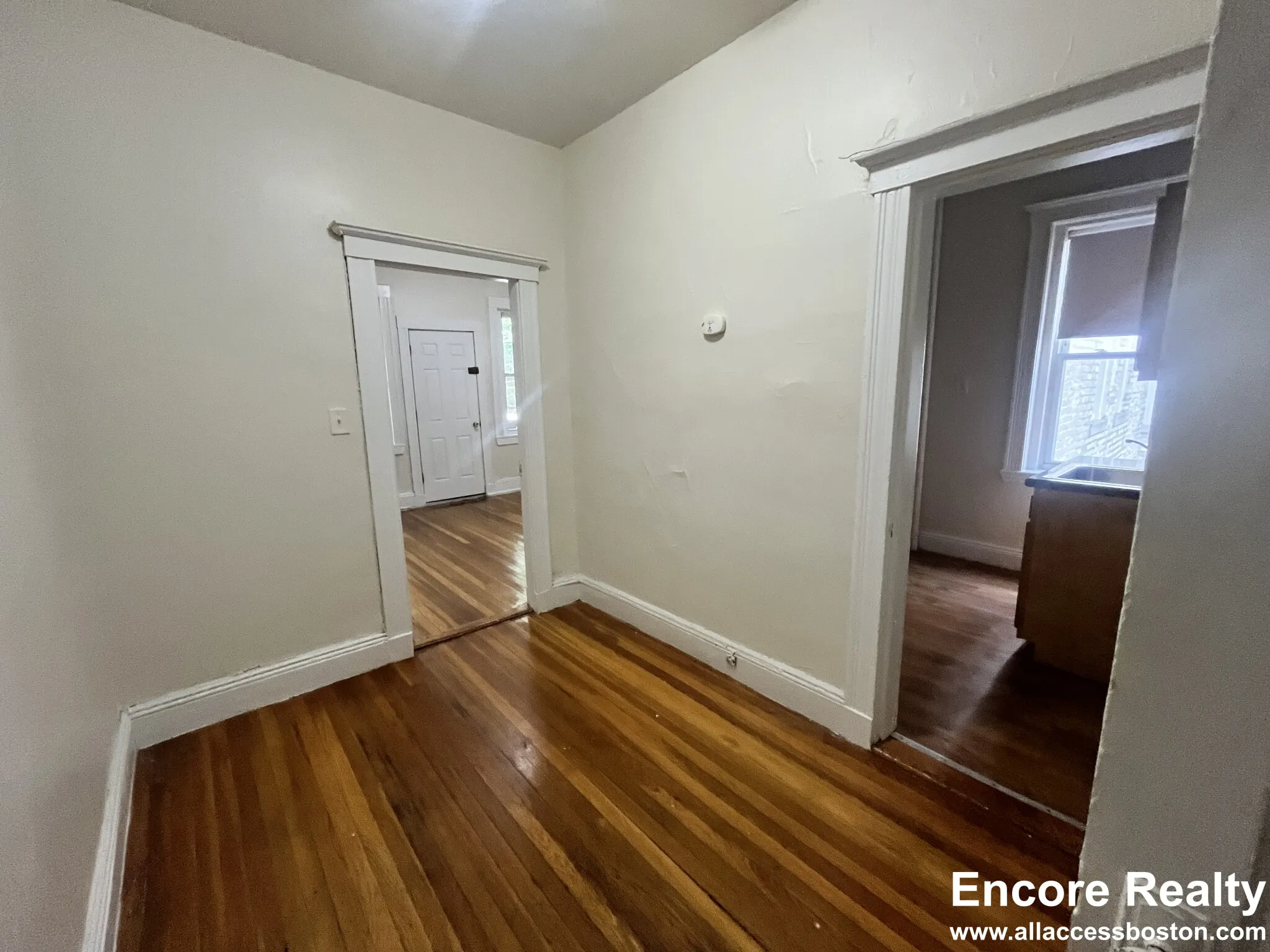 1 bed, 1 bath apartment for rent at 9 Egremont Rd Unit 1, Brighton — photo 4 of 9