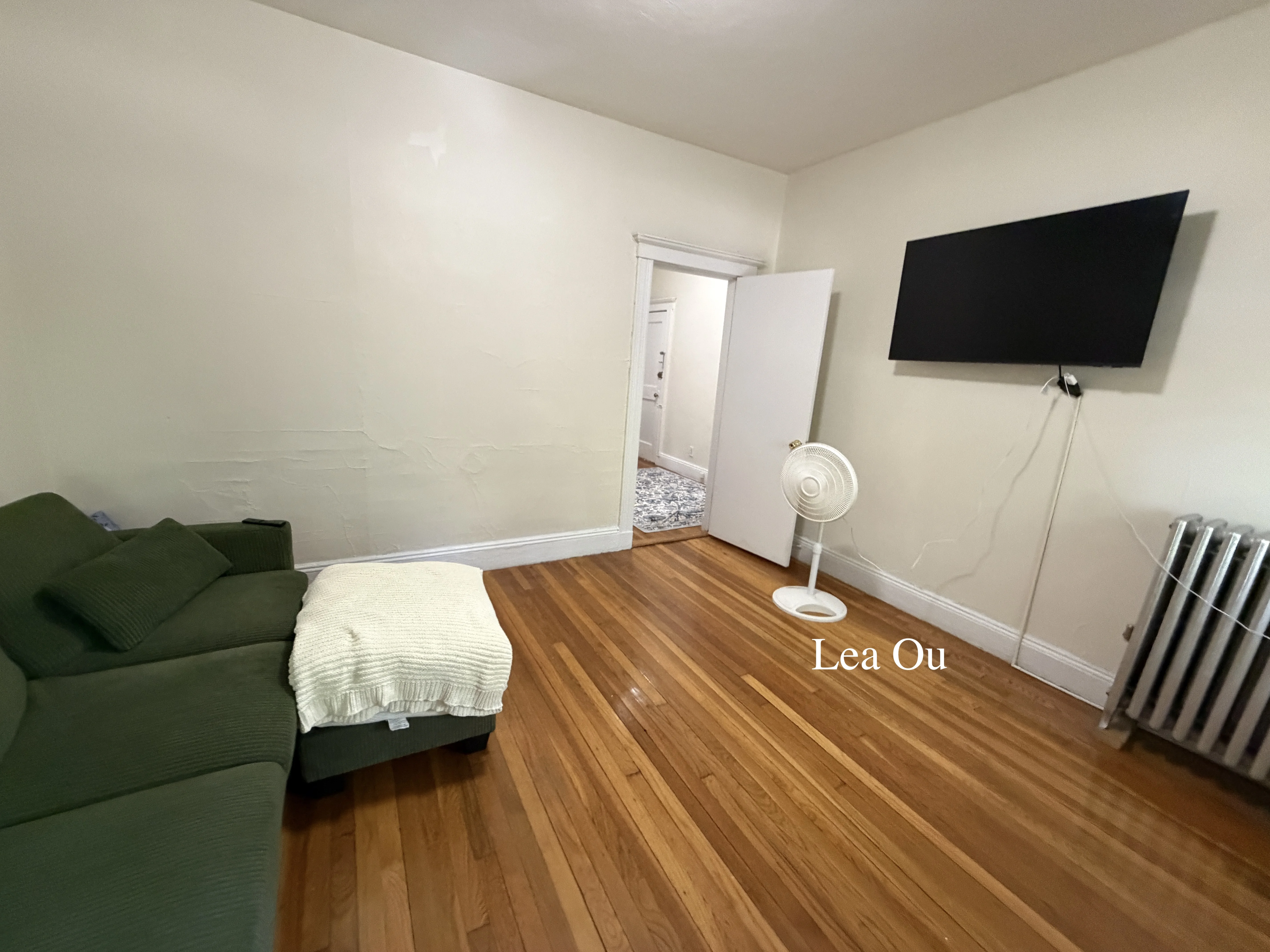1 split bed, 1 bath apartment for rent at 9 Egremont Rd Unit 1A, Brighton — photo 3 of 9