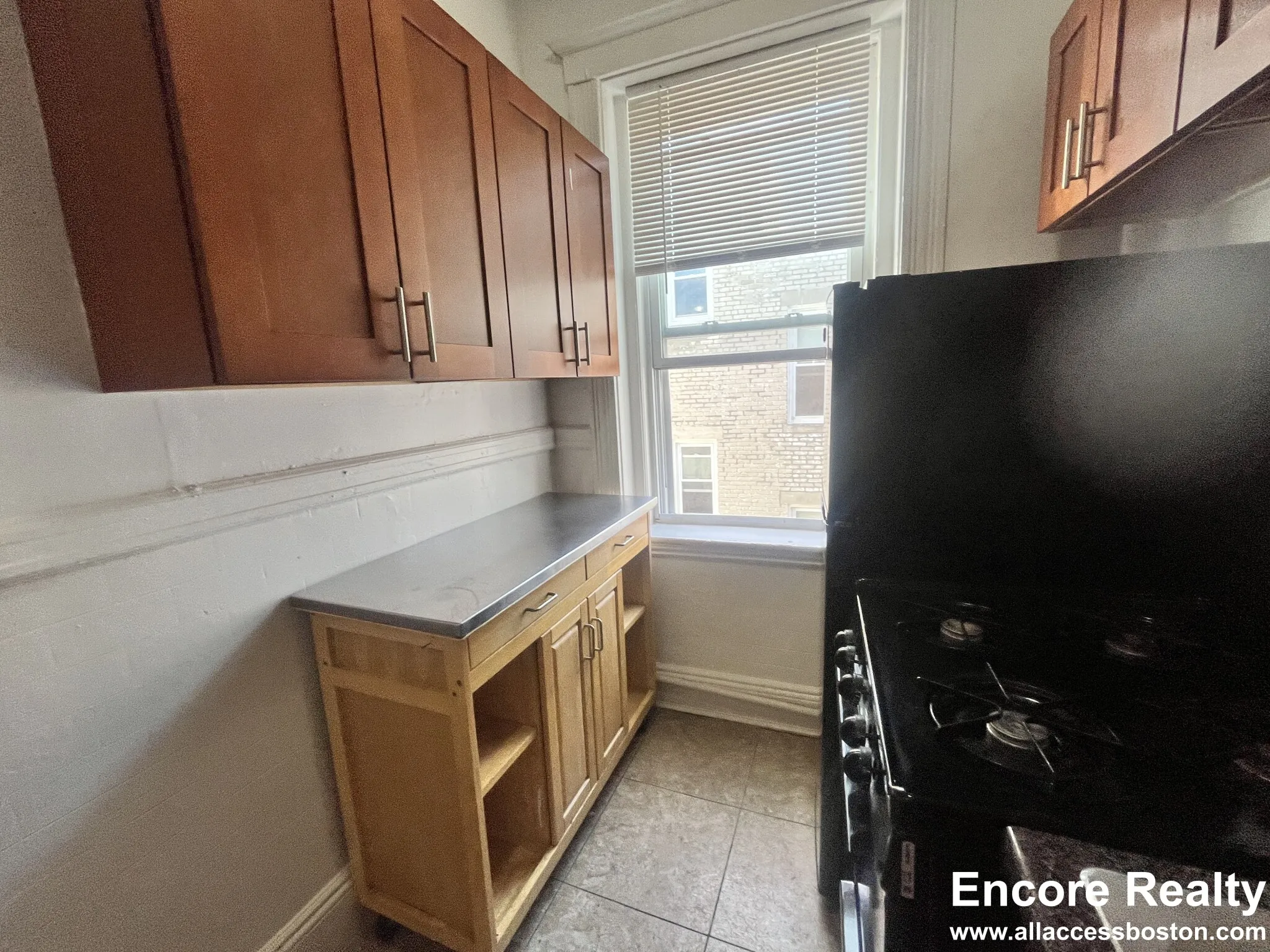2 bed, 1 bath apartment for rent at 9 Egremont Rd Unit 9-10, Brighton — photo 12 of 21