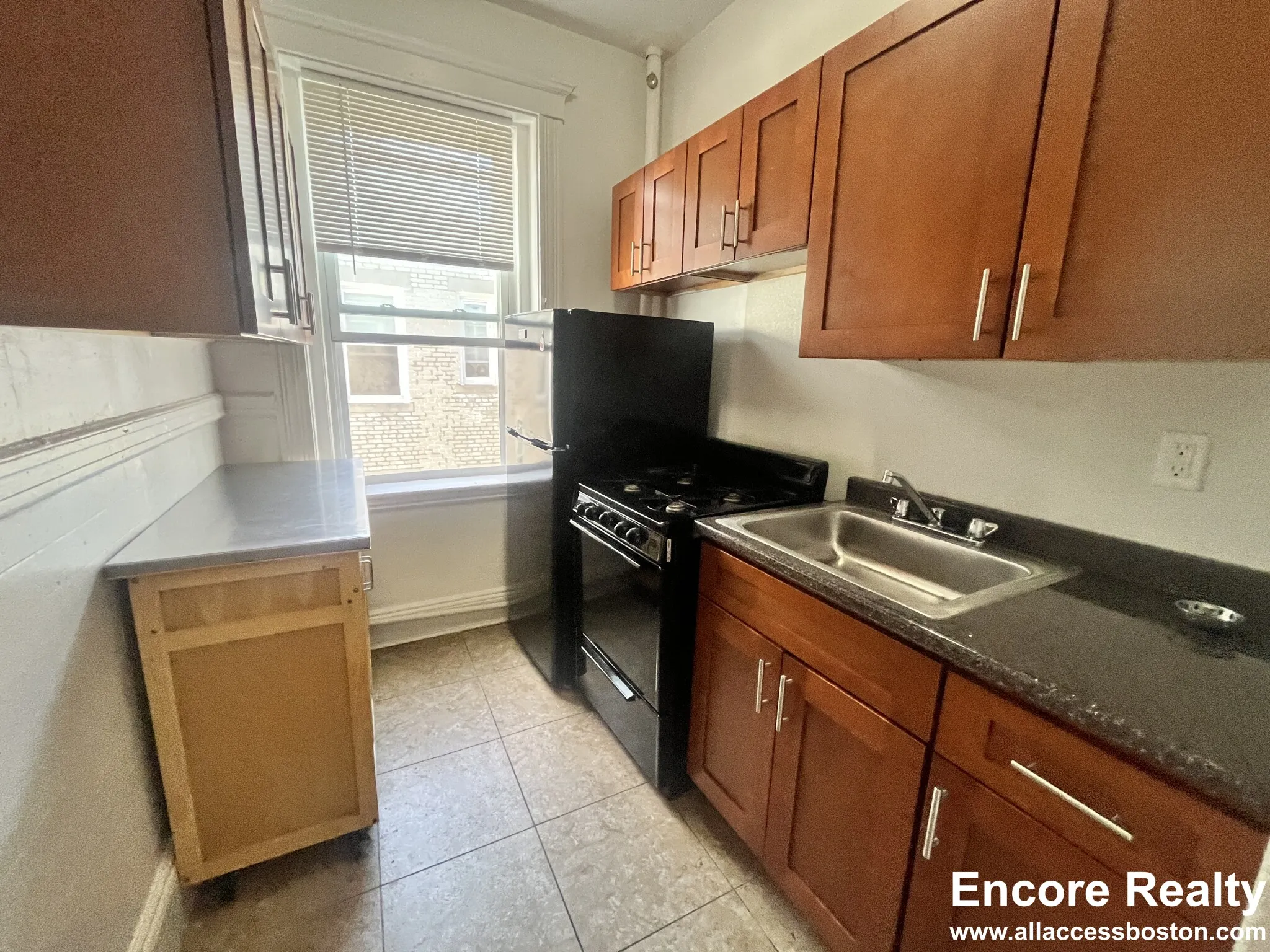 2 bed, 1 bath apartment for rent at 9 Egremont Rd Unit 9-10, Brighton — photo 11 of 21