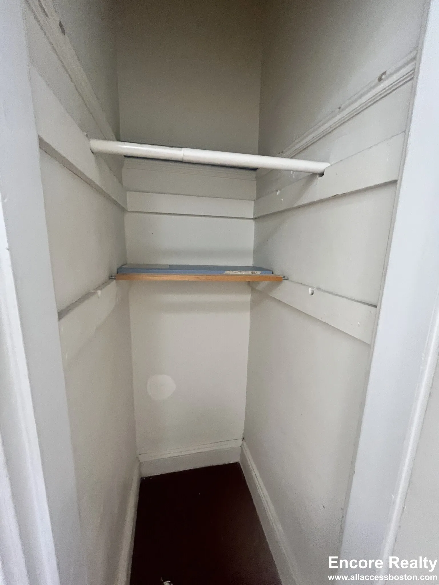 2 bed, 1 bath apartment for rent at 9 Egremont Rd Unit 9-10, Brighton — photo 8 of 21