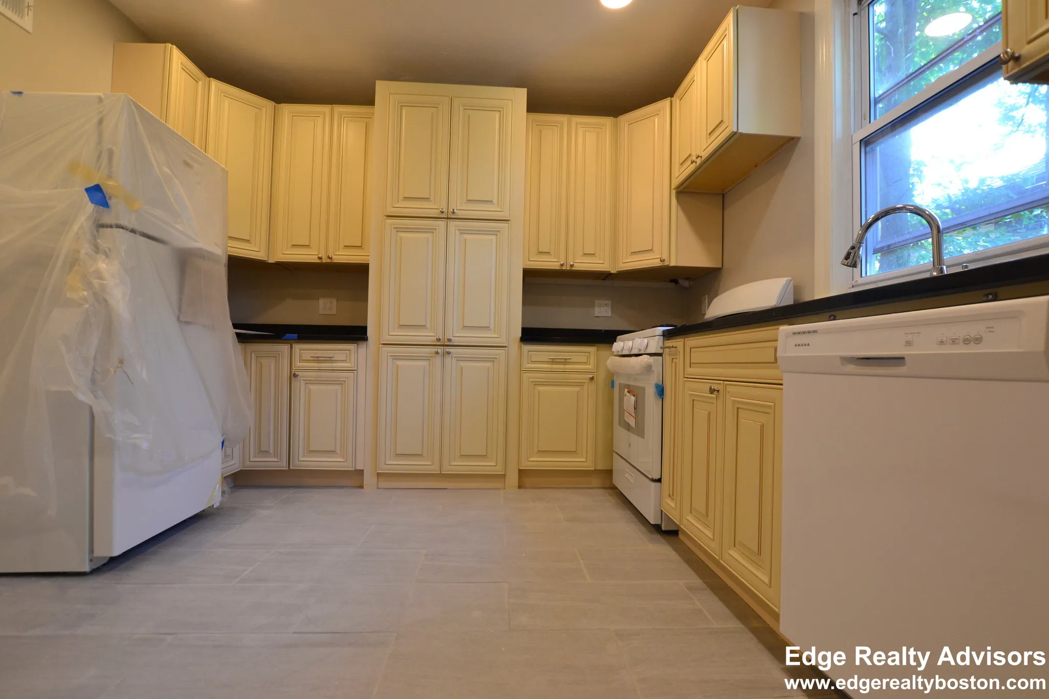7 bed, 3 bath apartment for rent at 9 Eleanor St Unit 1, Allston — photo 1 of 10
