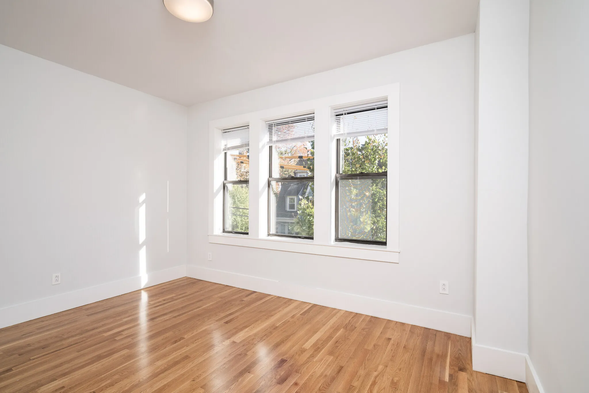 3 bed, 1 bath apartment for rent at 9 Elko St Unit 6, Oak Square — photo 5 of 13