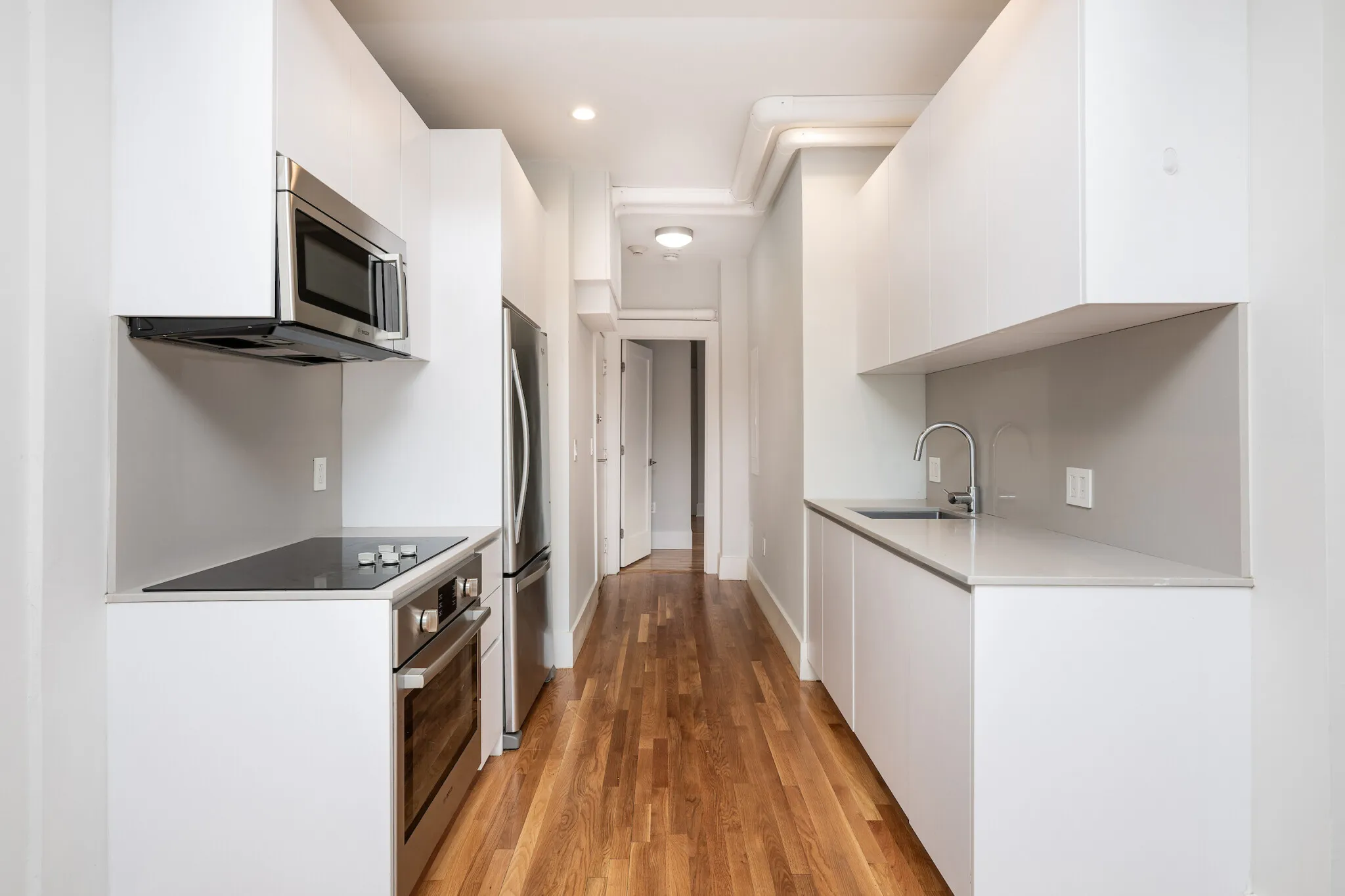 3 bed, 1 bath apartment for rent at 9 Elko St Unit 6, Oak Square — photo 2 of 13
