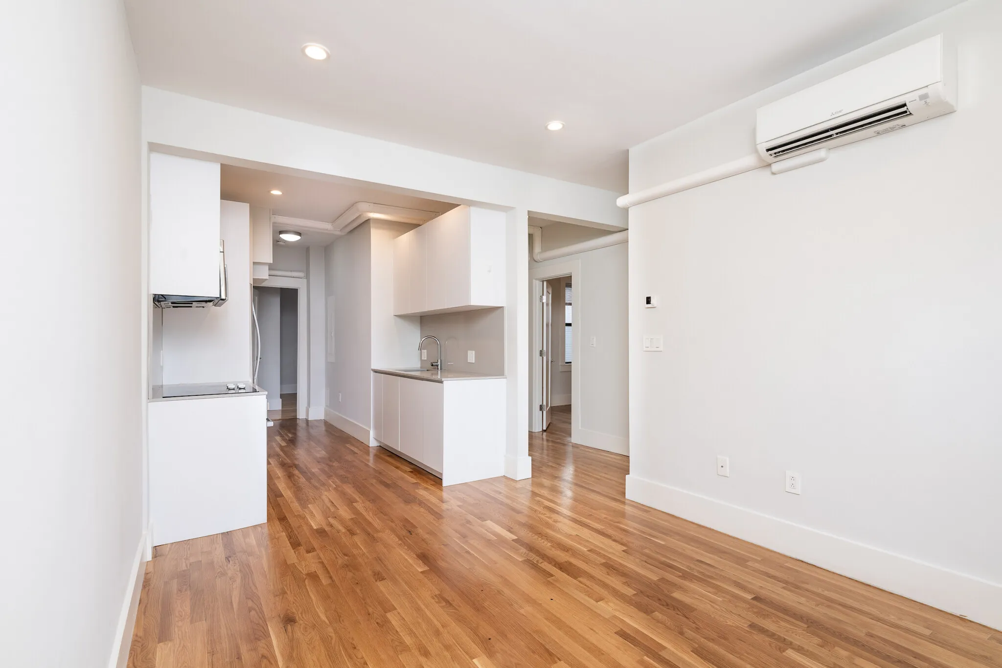 3 bed, 1 bath apartment for rent at 9 Elko St Unit 6, Oak Square — photo 4 of 13