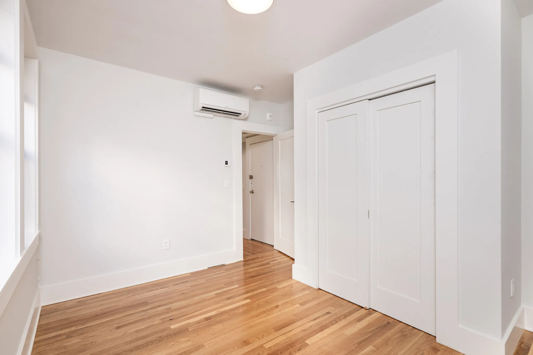 3 bed, 1 bath apartment for rent at 9 Elko St Unit 6, Oak Square — photo 8 of 13