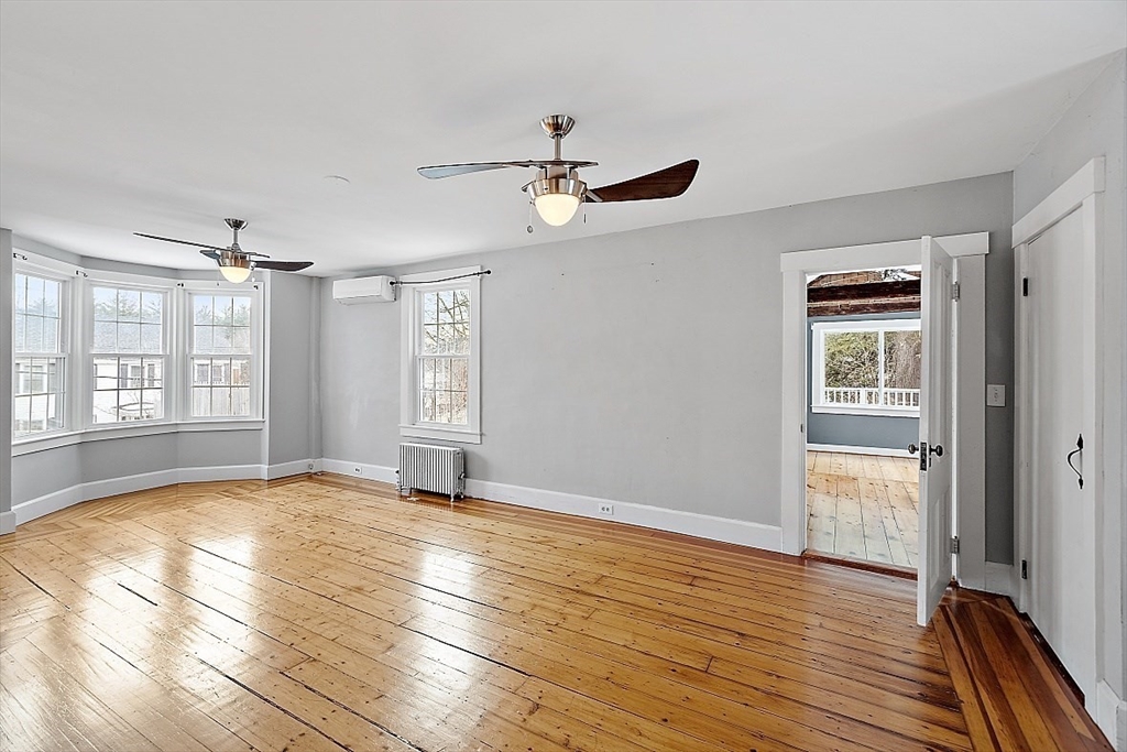 4 bed, 4+ bath apartment for rent at 9 Elm St, Pepperell — photo 3 of 42