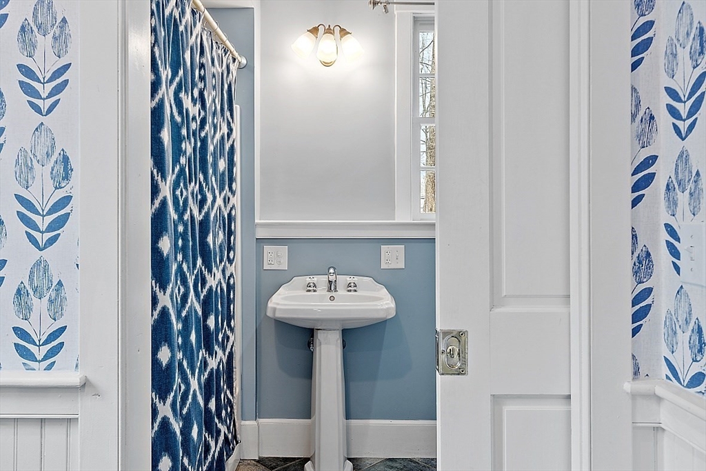 4 bed, 4+ bath apartment for rent at 9 Elm St, Pepperell — photo 13 of 42