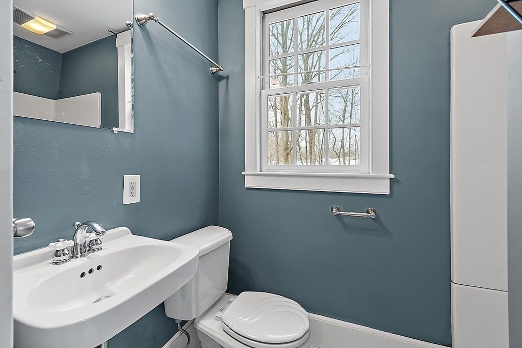 4 bed, 4+ bath apartment for rent at 9 Elm St, Pepperell — photo 30 of 42