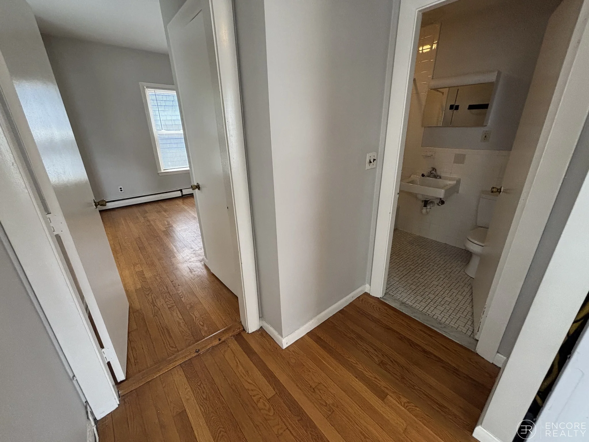 Studio bed, 1 bath apartment for rent at 9 Elmer St Unit 1, Riverside — photo 5 of 5