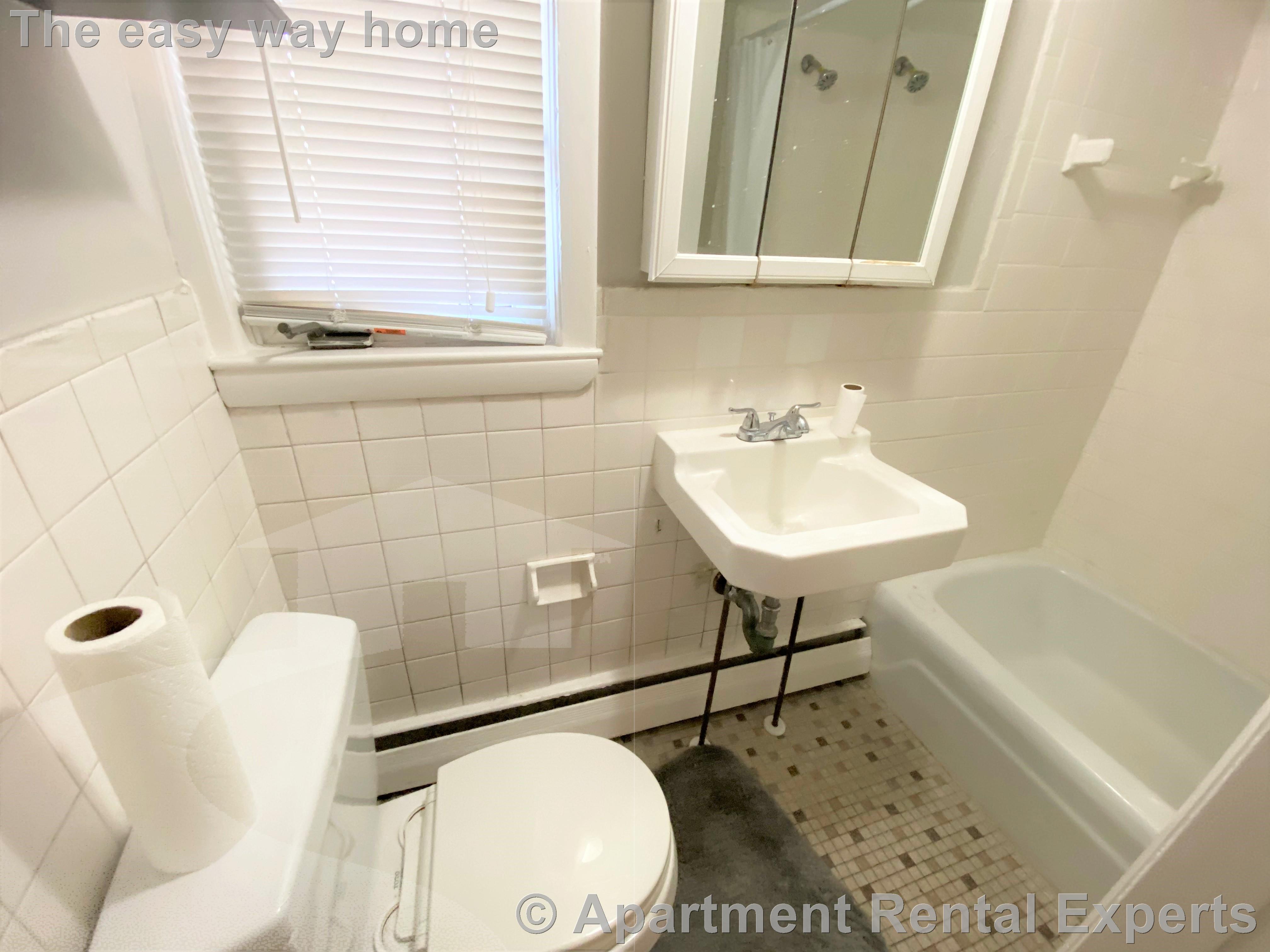 1 bed, 1 bath apartment for rent at 9 Elmer St Unit 3, Riverside — photo 5 of 10