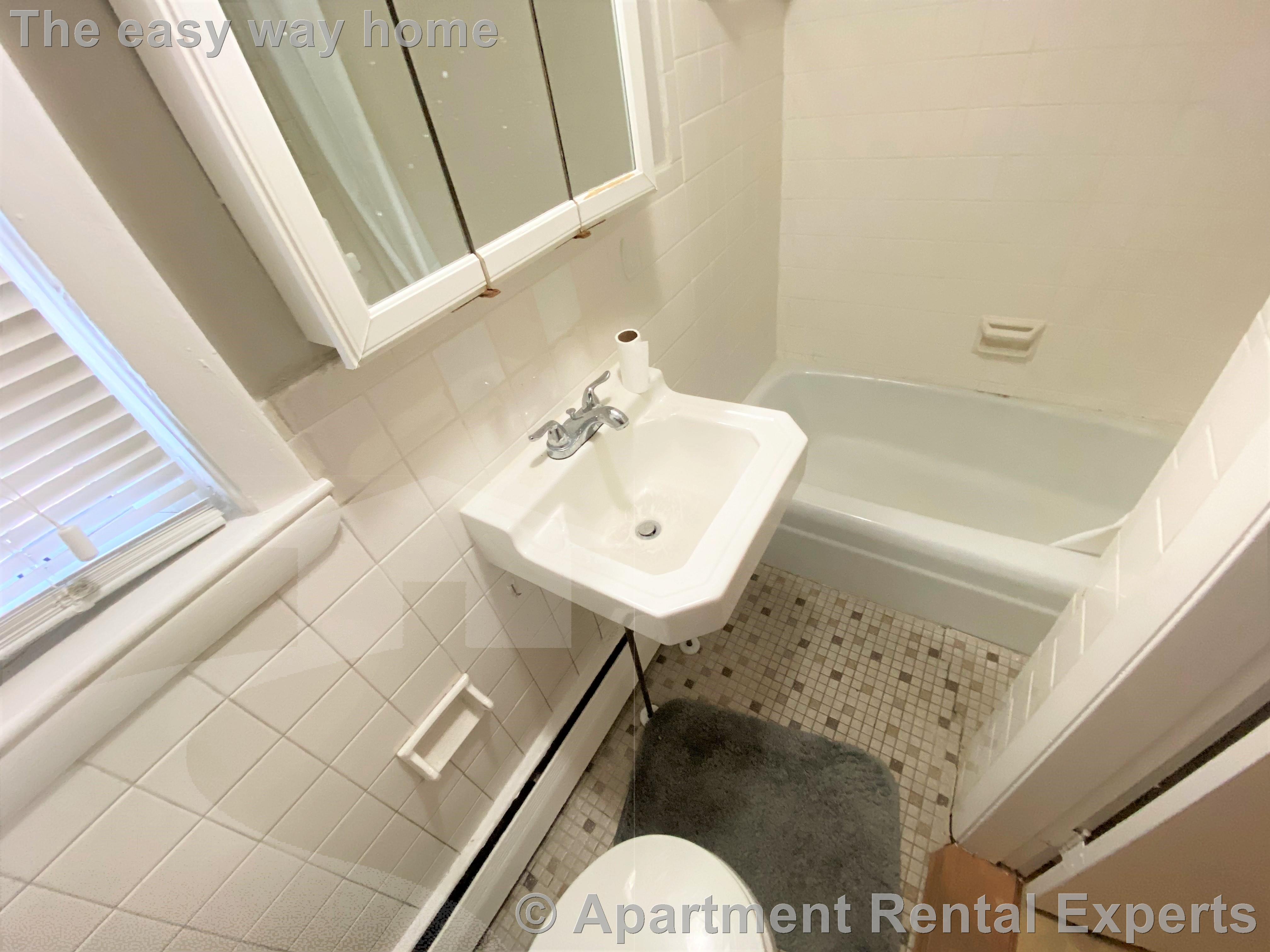 1 bed, 1 bath apartment for rent at 9 Elmer St Unit 3, Riverside — photo 6 of 10