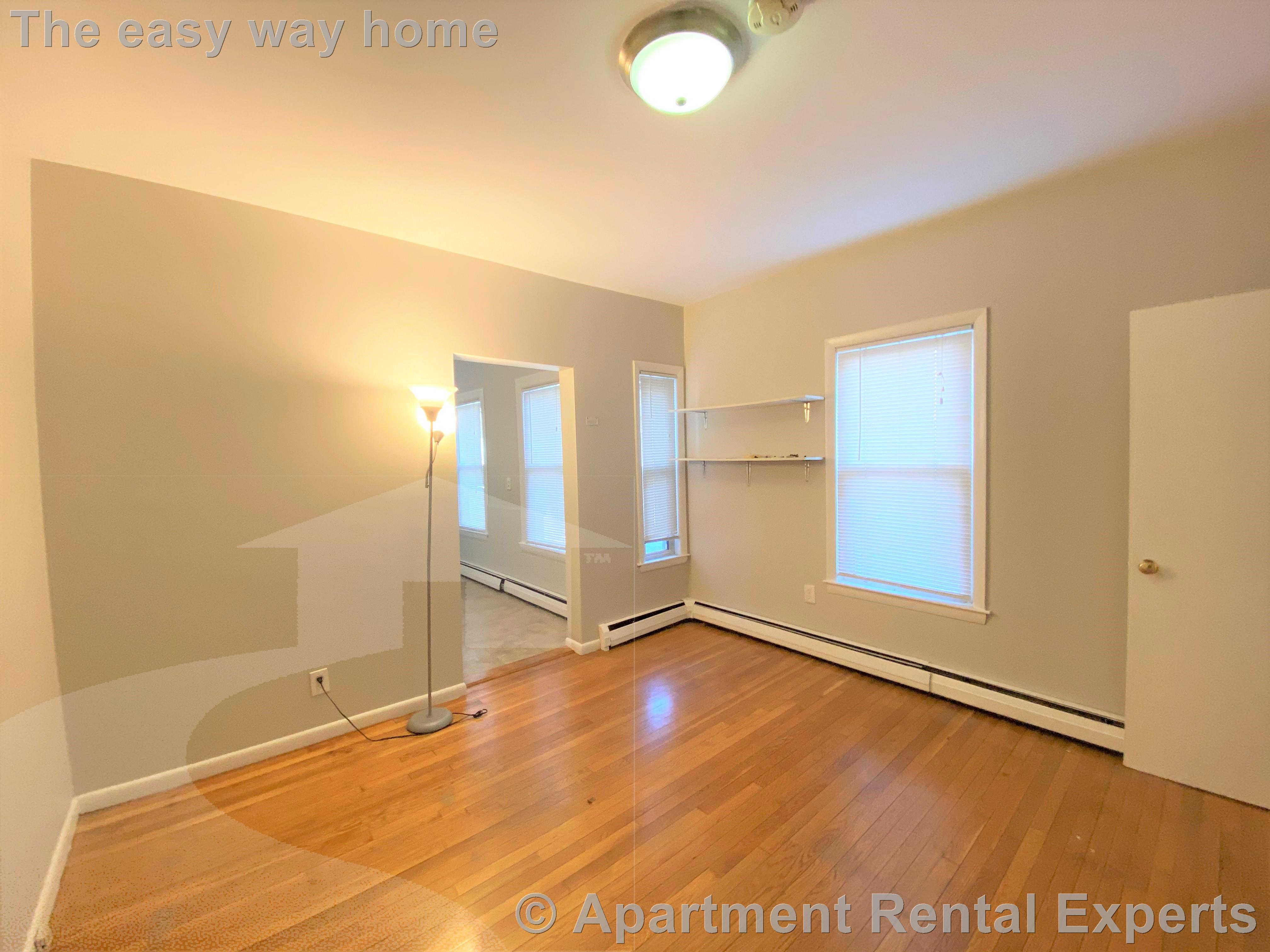 1 bed, 1 bath apartment for rent at 9 Elmer St Unit 3, Riverside — photo 1 of 10