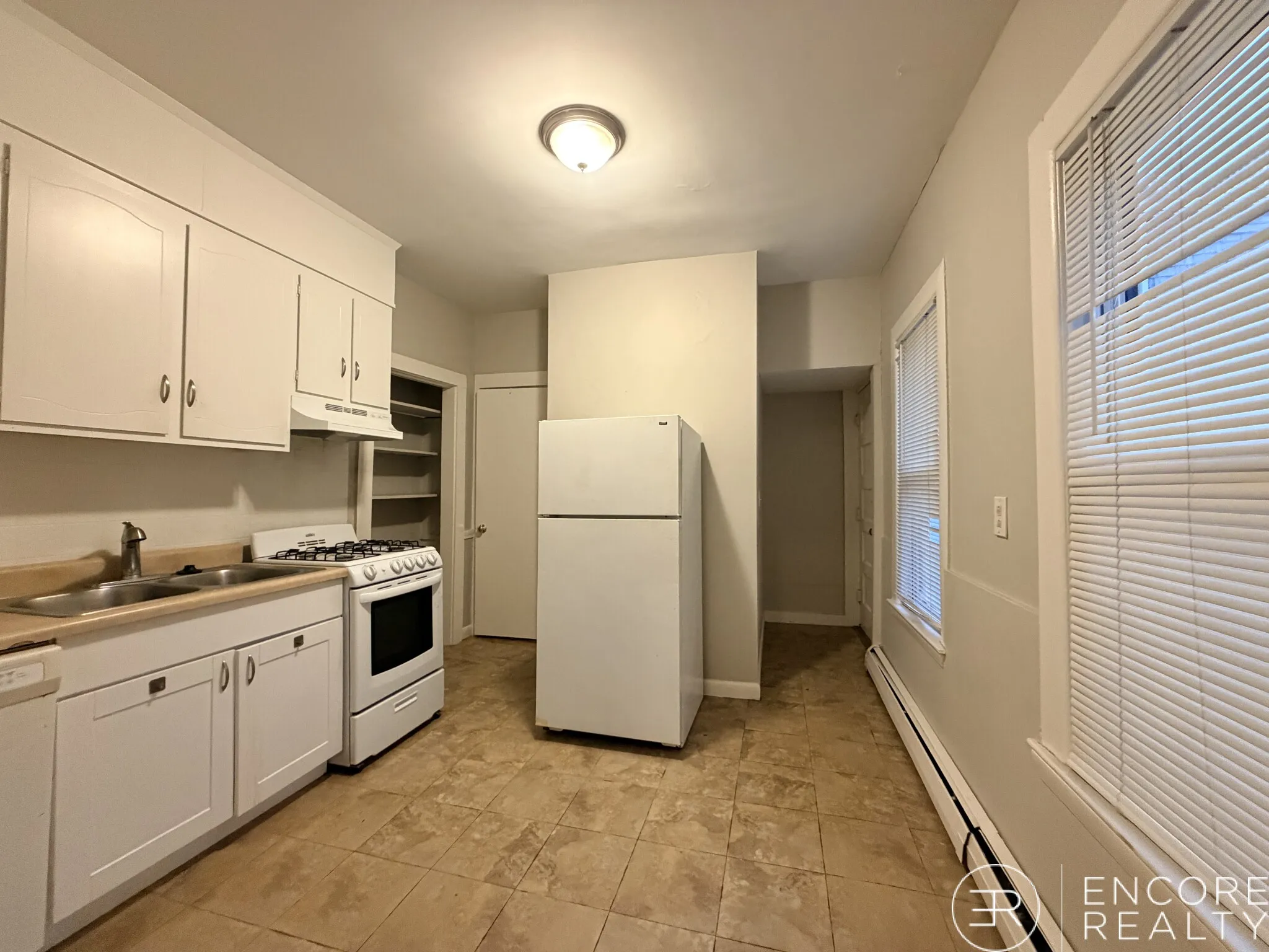 Studio bed, 1 bath apartment for rent at 9 Elmer St Unit 3W, Riverside — photo 9 of 14