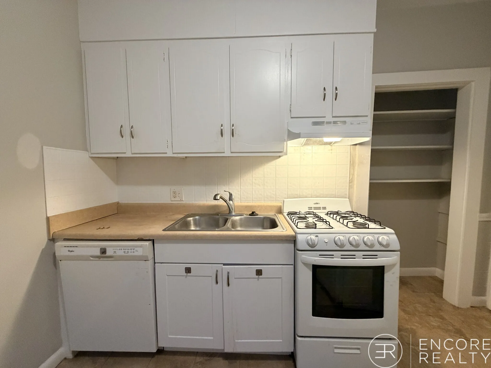 Studio bed, 1 bath apartment for rent at 9 Elmer St Unit 3W, Riverside — photo 10 of 14