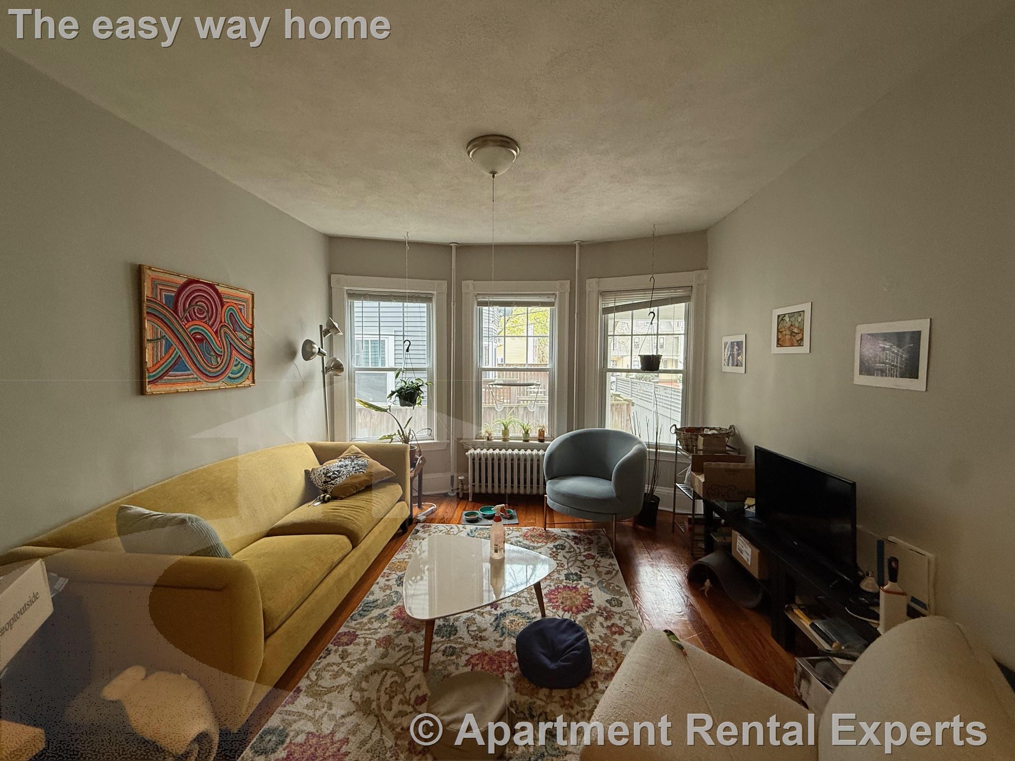 2 bed, 1 bath apartment for rent at 9 Eustis St Unit 1R, Baldwin — photo 5 of 13