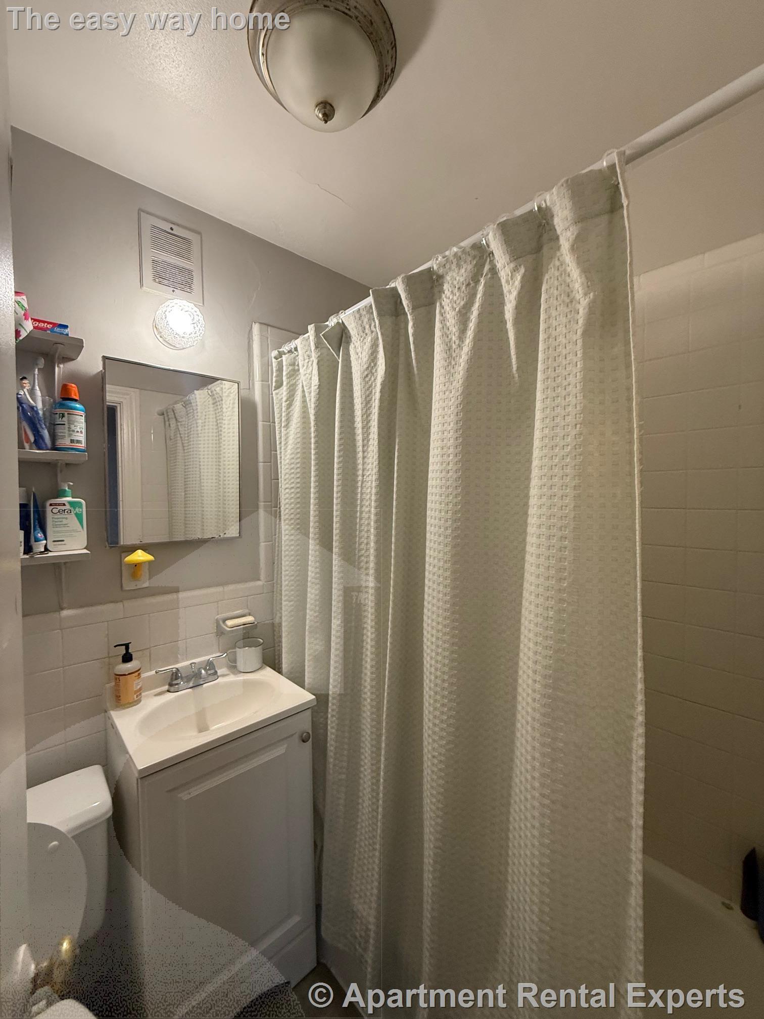 2 bed, 1 bath apartment for rent at 9 Eustis St Unit 1R, Baldwin — photo 11 of 13
