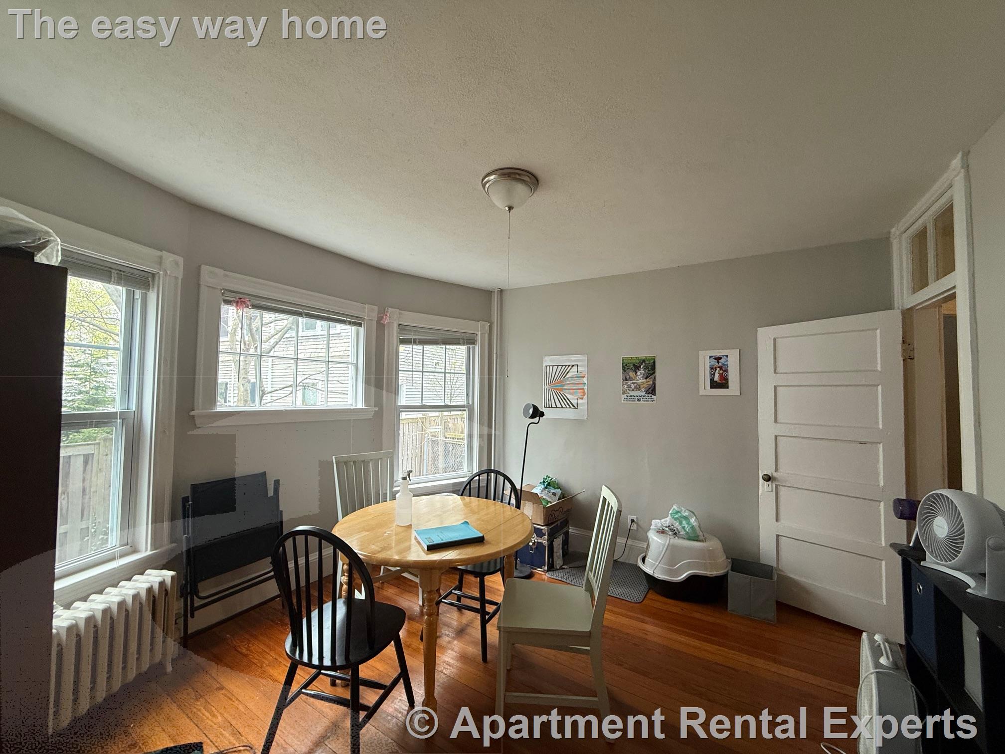 2 bed, 1 bath apartment for rent at 9 Eustis St Unit 1R, Baldwin — photo 4 of 13