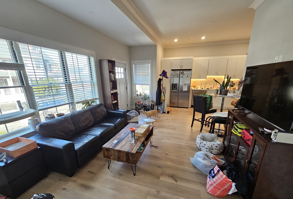 2 bed, 2 bath apartment for rent at 9 Everett St Unit 1, Allston — photo 3 of 6