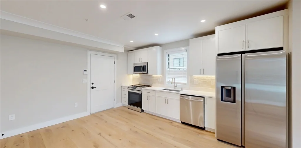 1 bed, 1 bath apartment for rent at 9 Everett St Unit 4, Allston — photo 2 of 5