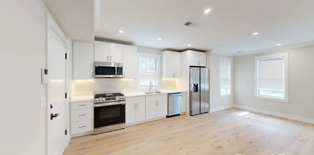 1 bed, 1 bath apartment for rent at 9 Everett St Unit 4, Allston