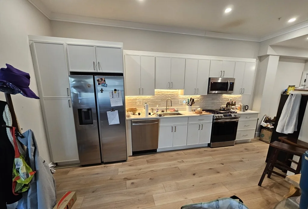 2 bed, 2 bath apartment for rent at 9 Everett St Unit 5, Allston — photo 4 of 6