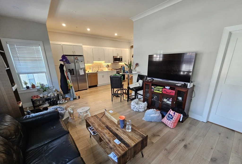 2 bed, 2 bath apartment for rent at 9 Everett St Unit 5, Allston — photo 5 of 6