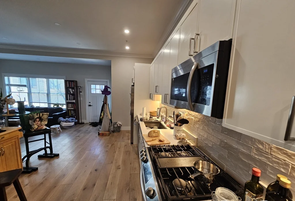 2 bed, 2 bath apartment for rent at 9 Everett St Unit 5, Allston — photo 1 of 6