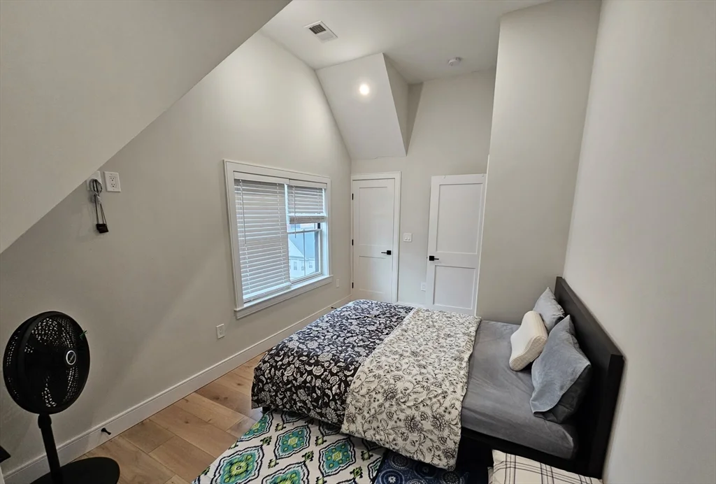 1 bed, 1 bath apartment for rent at 9 Everett Unit 6, Allston — photo 2 of 4